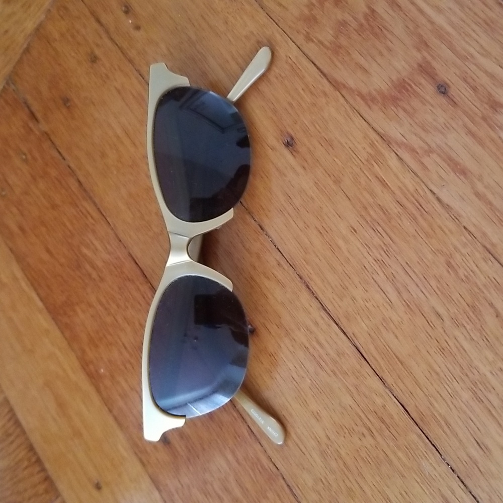 Ellen Tracy Sunglasses
